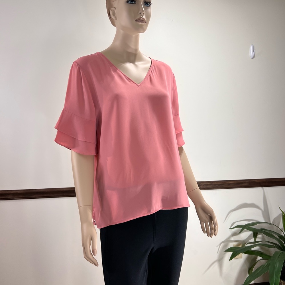 Loft short sleeved top.